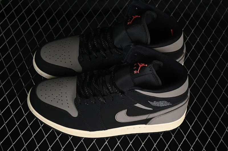 All categories Air Jordan Jordan series basketball shoes Air Jordan 1 Mid G version pure original Air Jordan 1 Mid AJ1 Joe 1 milk tea mocha mid-top cultural casual sneakers IB7110-002